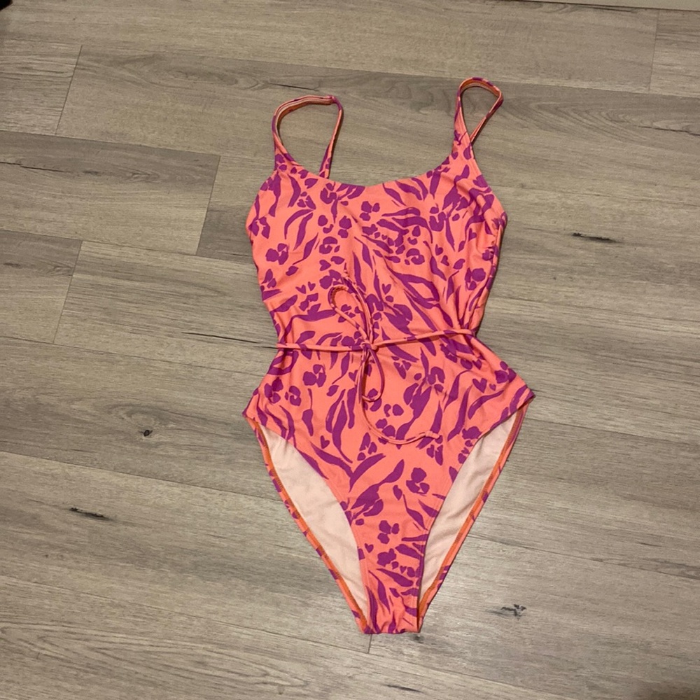 Nwt cupshe one piece
